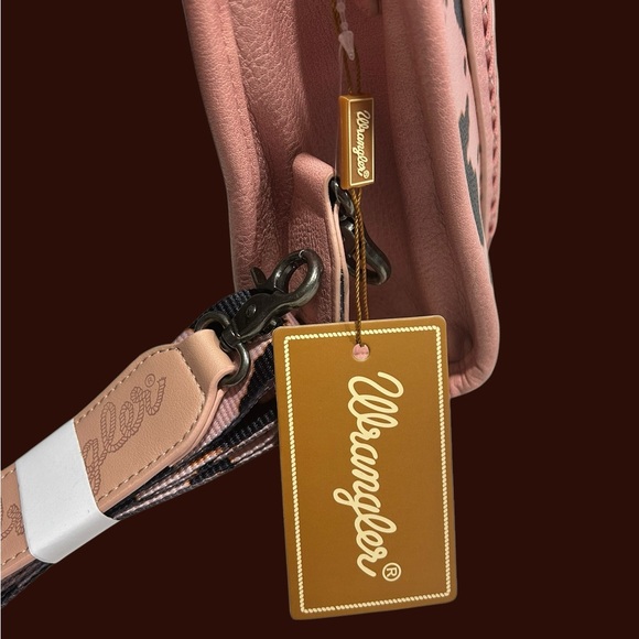 Wrangler Pink and Black Cow Print Women's Bag with concealed carry zipper pouch - Picture 8 of 13